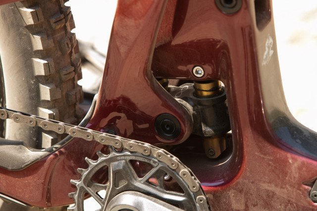 2023 yeti sb135 lr switch infi.jpg