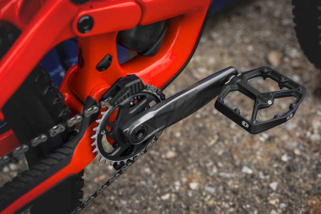 2023 yt ind capra core 3 29 crank.jpg