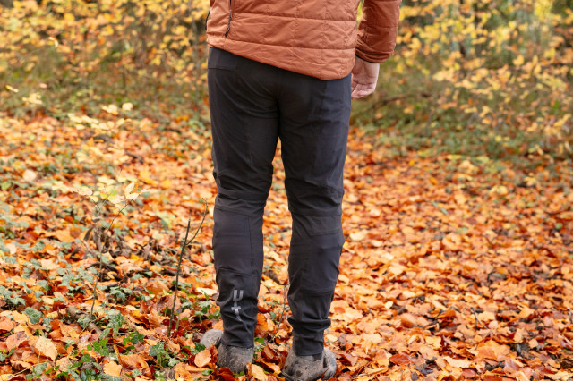 2023 yt industries gravity cordura pants rear.jpg