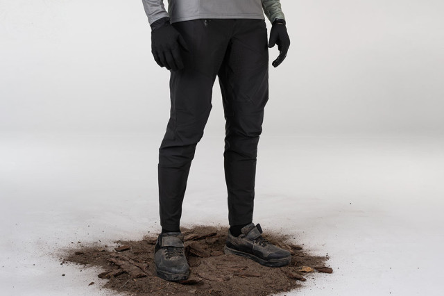 2023 yt industries gravity trouser.jpg