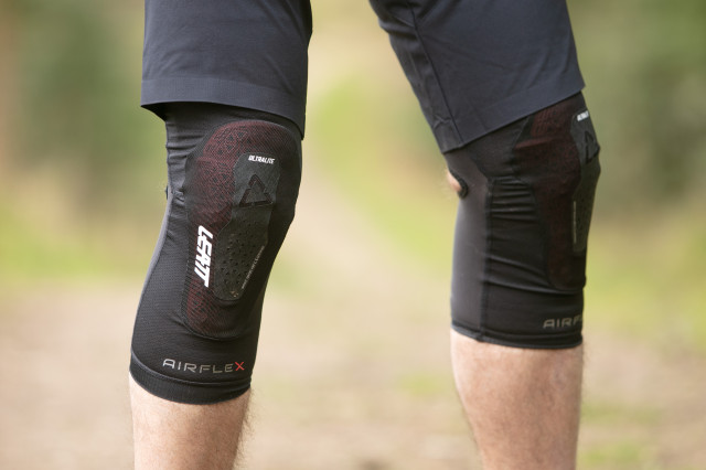 2023-Leatt-Ultralite-Airflex-KneeGuards.jpg