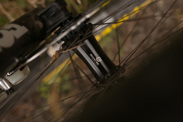 2023Reynolds Blacklabel 309 Enduro Pro front hub.jpg