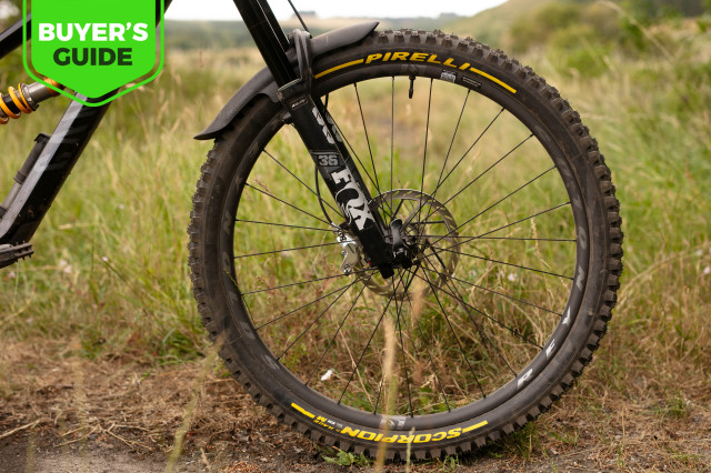 2023Reynolds Blacklabel 309 Enduro Pro hero BG.jpg