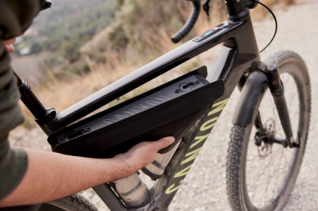 2024 Canyon GrizlON frame bag.jpg