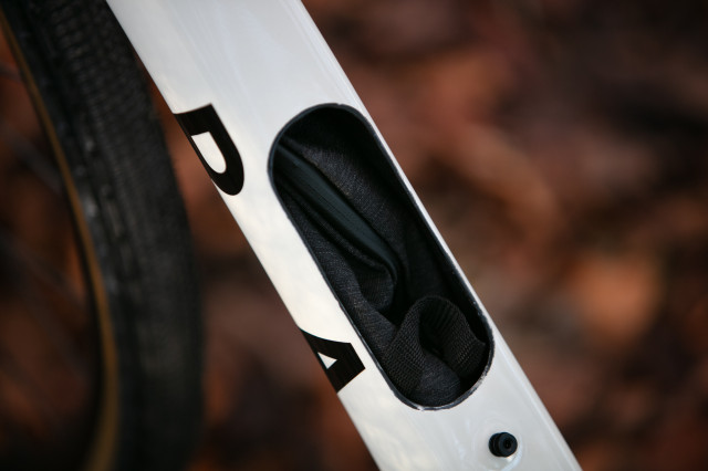 2024 Fara F:Gravel Apex XPLR AXS Stash Bag.jpg