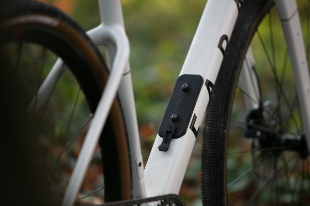 2024 Fara F:Gravel Apex XPLR AXS Stash Hatch.jpg