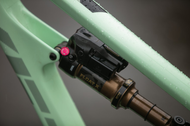 2024 Fox Live Valve neo battery.jpg