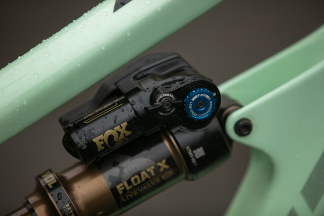 2024 Fox Live Valve neo close.jpg