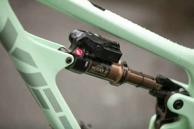 2024 Fox Live Valve neo full 1.jpg