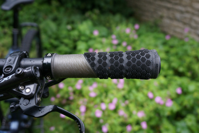 2024 Prologo X-Shred Grip 3.jpg