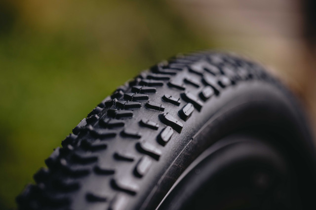 2024 Schwalbe G-One RX PRO shoulder.jpg