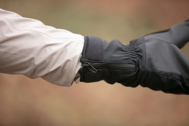 2024 Scott Aqua GTX LF Glove Zip.jpg