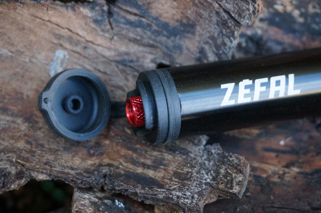2024 Zefal Gravel Mini pump Rubber cap.jpg