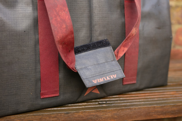 2024 altura ridge dirt bag handle.jpg