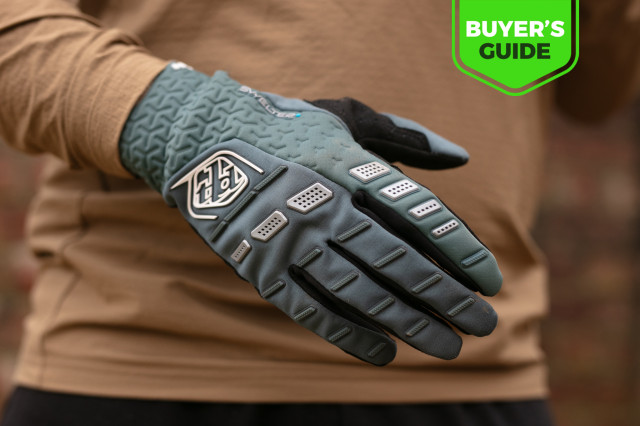 2024 best winter glove.jpg