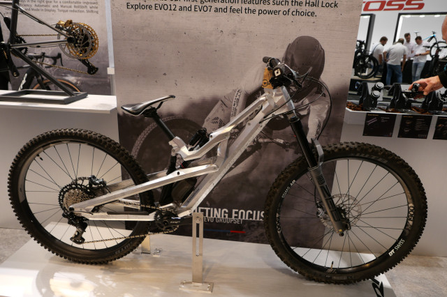 2024 eb black magic bike dh.jpg