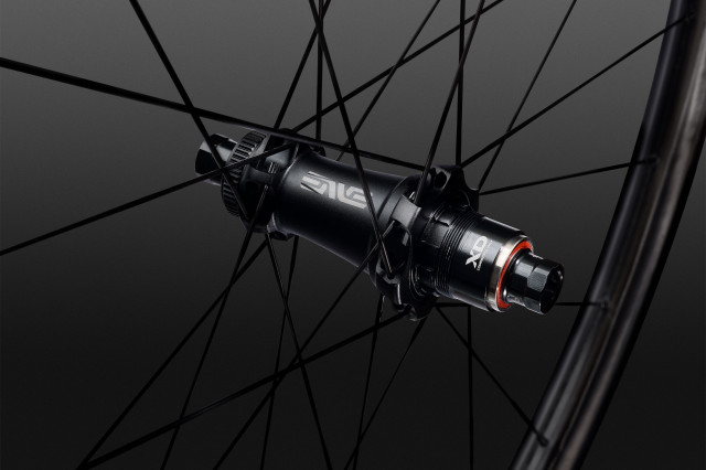 2024 enve m5 pro hub.jpg