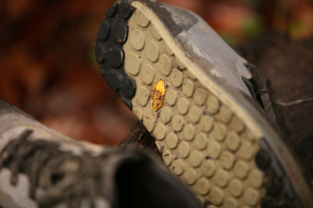 2024 fizik gravita versor flat shoe vibrm.jpg