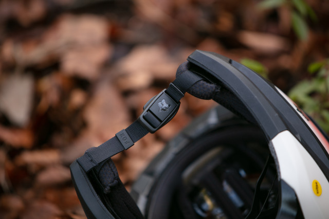2024 fox dropframe pro buckle.jpg
