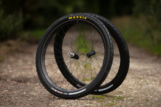 2024 fulcrum metal carbon wheels 5ct.jpg
