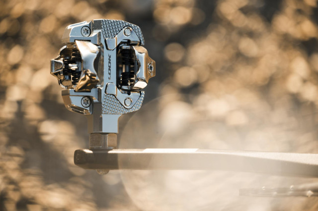 2024 look x track power pedals hero 3.jpg