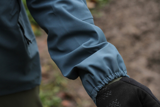 2024 madison dte 3 layer jacket cuff.jpg