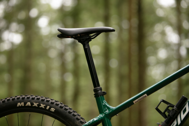 2024 merida big trail 600 seatpost.jpg