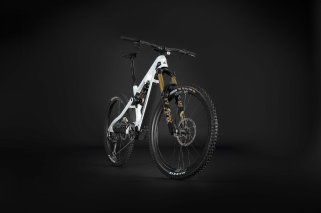 2024 merida eonesixty cf hero.jpg