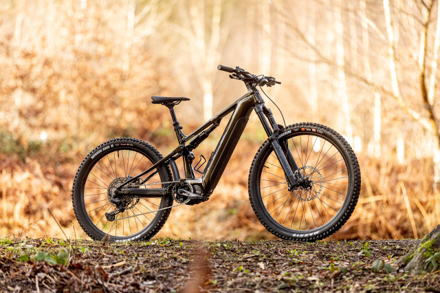 2024 merida eonesixty hero.jpg