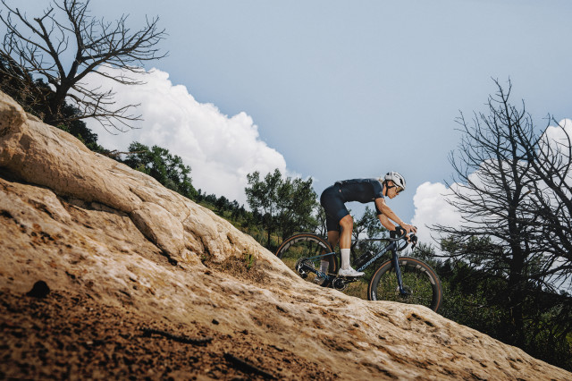 2024 mondraker arid riding.jpg