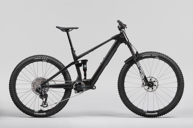 2024 norco fluid vlt black.jpg