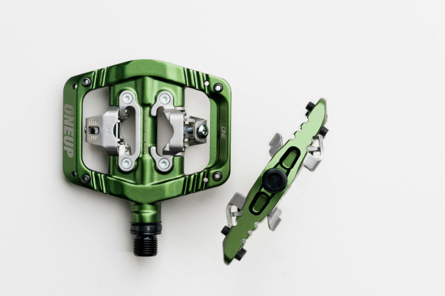 2024 oneup clip pedals white.jpg