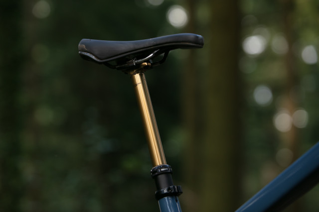 2024 pivot shuttle lt dropper.jpg