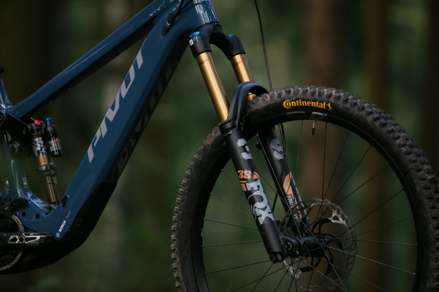 2024 pivot shuttle lt fork.jpg