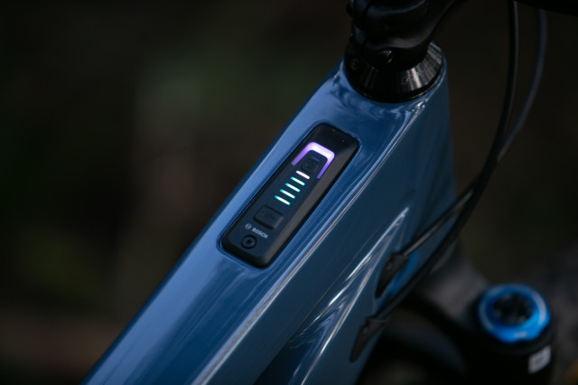 2024 pivot shuttle lt tt.jpg
