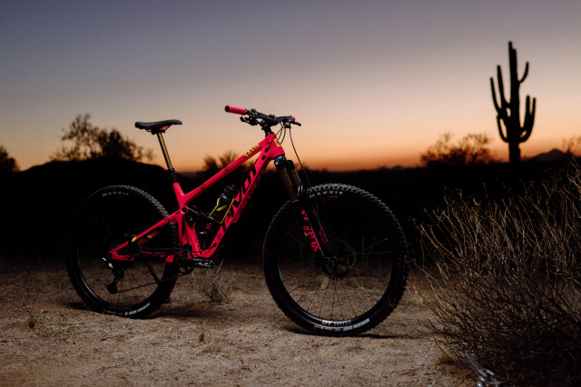 2024 pivot switchblade talon.jpg