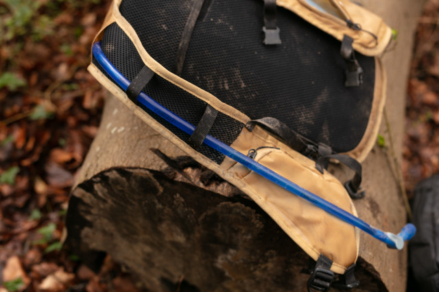 2024 poc column vpd backpack hose.jpg