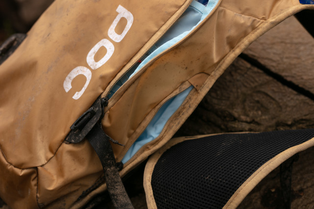 2024 poc column vpd backpack side pocket.jpg