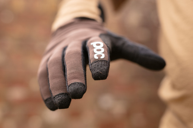 2024 poc resistance enduro adjustable glove ftips.jpg