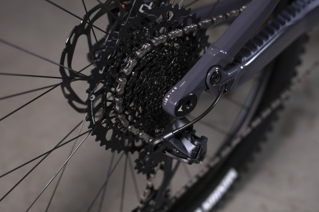 2024 privateer gen 2 chainstay flip.jpg