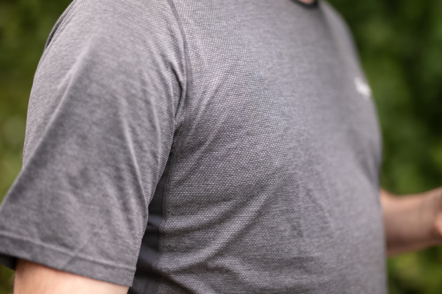 2024 rapha lightweight jersey fabric.jpg