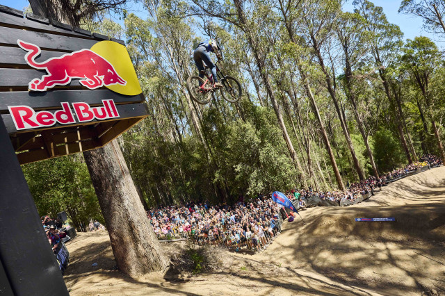 2024 red bull hardline louise.jpg