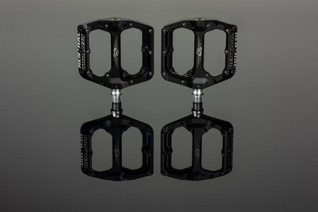 2024 renthal revo f black.jpg