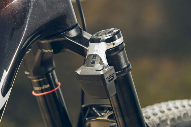 2024 rockshox flight attendant fork.jpg