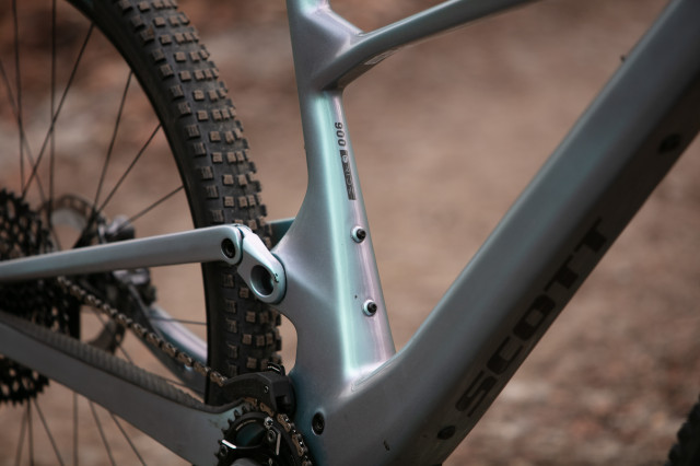 2024 scott lumen eride 900 seat tube.jpg