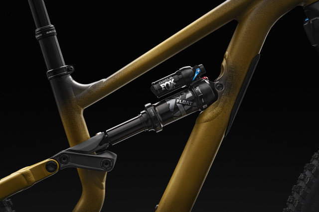 2024 specialized status 2 shock.jpg