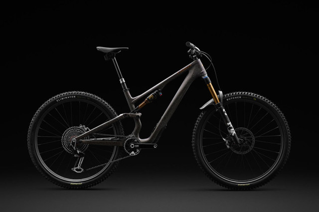2024 specialized stumpjumper 15 hero s.jpg