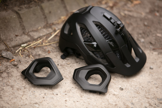 2024 trek blaze ear pieces.jpg