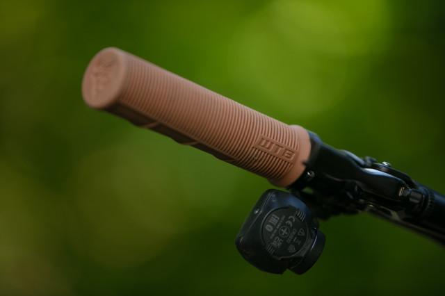 2024 wtb wavelength grip under.jpg