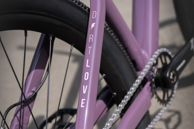 2024 yt dirtlove seat stay.jpg